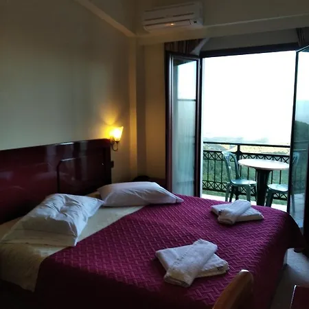 αγια θεοδωρα-βαστα ισαρι Hotel Isaris